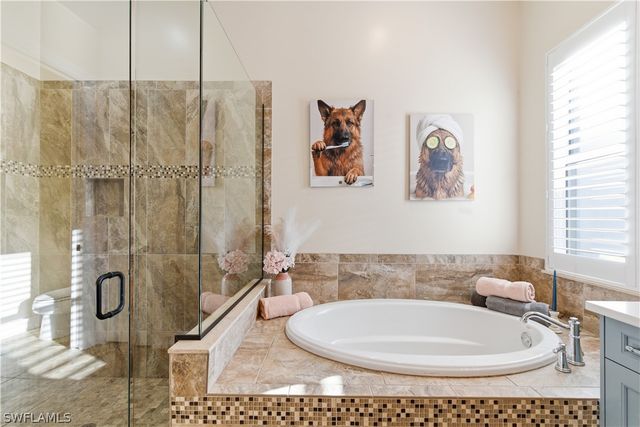 2935 2nd AVE NE, Naples, FL 34120