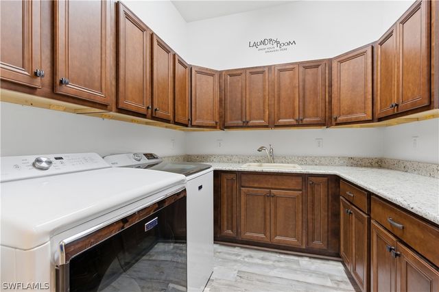 2935 2nd AVE NE, Naples, FL 34120