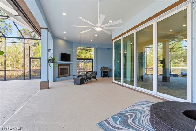 2935 2nd AVE NE, Naples, FL 34120