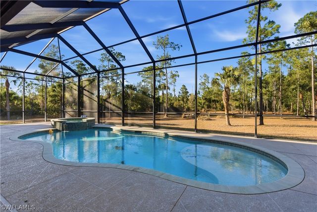 2935 2nd AVE NE, Naples, FL 34120