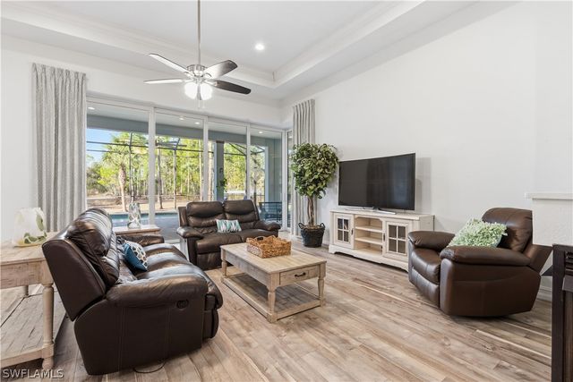 2935 2nd AVE NE, Naples, FL 34120