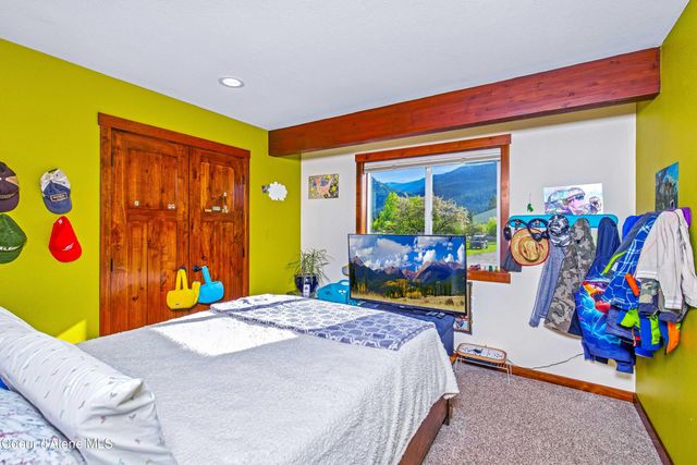 241 N. River Lake Dr., Clark Fork, ID 83811