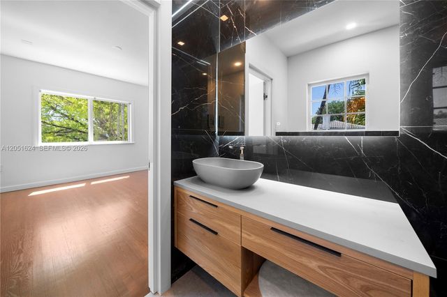 5824 Alton Road, Miami Beach, FL 33140