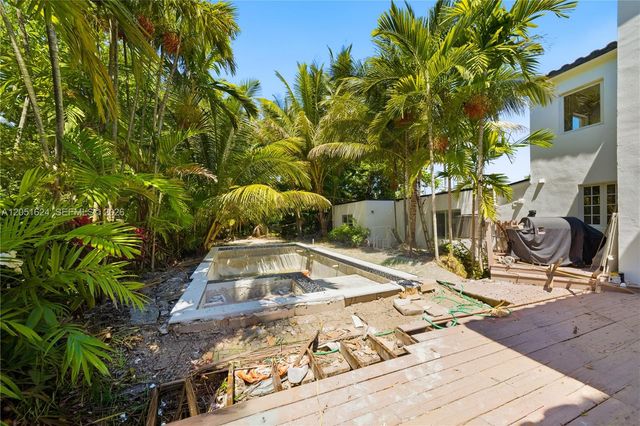 5824 Alton Road, Miami Beach, FL 33140