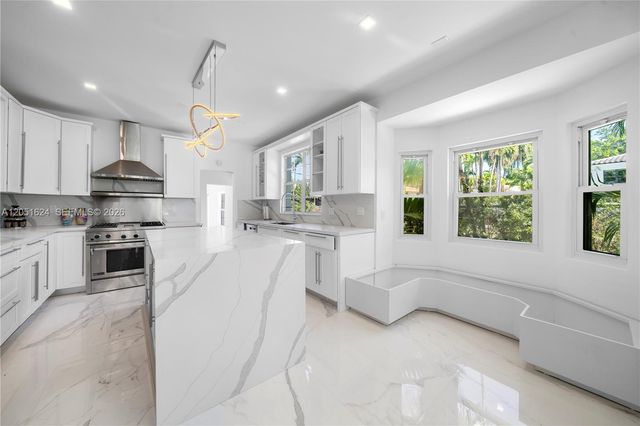 5824 Alton Road, Miami Beach, FL 33140