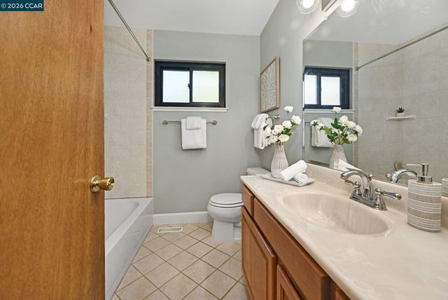 125 Baja Ln, Walnut Creek, CA 94595