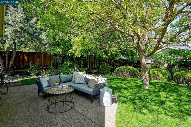125 Baja Ln, Walnut Creek, CA 94595