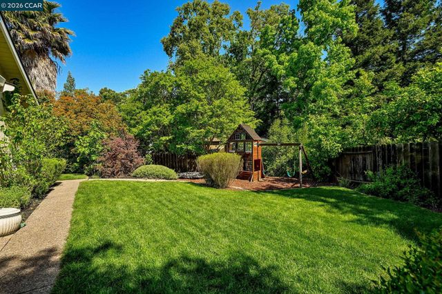 125 Baja Ln, Walnut Creek, CA 94595