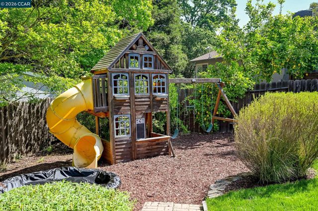 125 Baja Ln, Walnut Creek, CA 94595