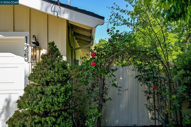 125 Baja Ln, Walnut Creek, CA 94595