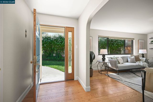 125 Baja Ln, Walnut Creek, CA 94595