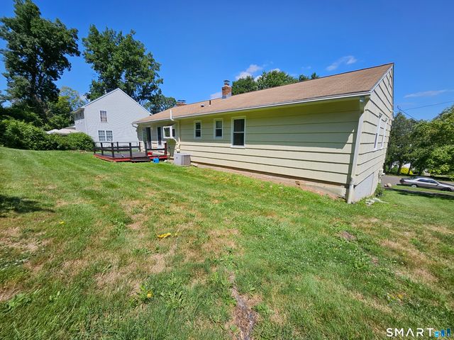 172 Country Hills Road, Hamden, CT 06514