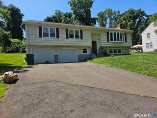 172 Country Hills Road, Hamden, CT 06514