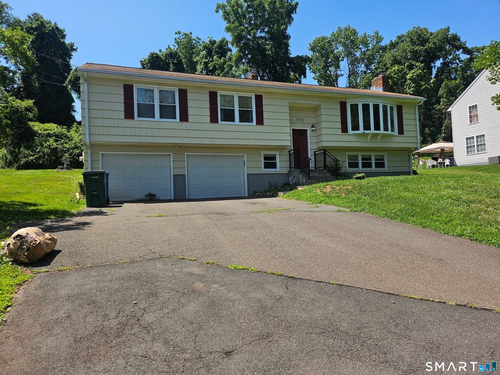 172 Country Hills Road, Hamden, CT 06514