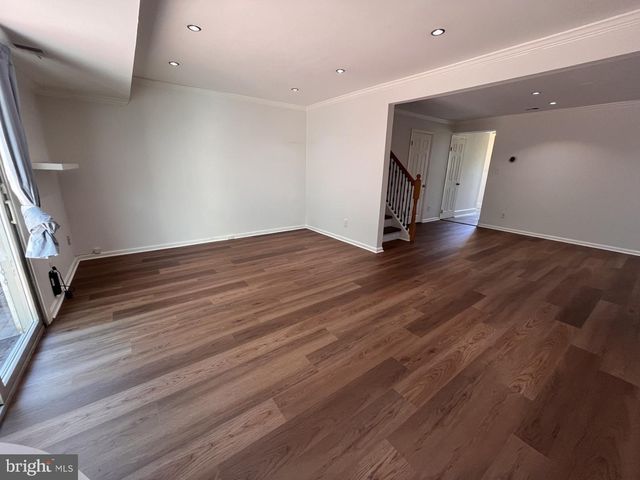 5633 INDEPENDENCE CIR, Alexandria, VA 22312
