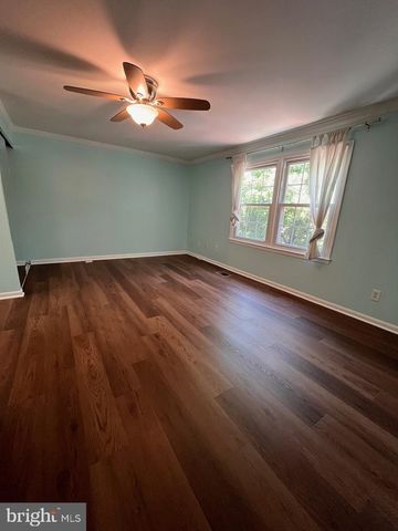 5633 INDEPENDENCE CIR, Alexandria, VA 22312