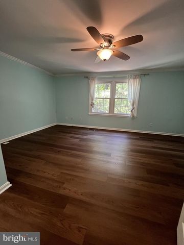 5633 INDEPENDENCE CIR, Alexandria, VA 22312