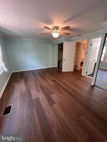 5633 INDEPENDENCE CIR, Alexandria, VA 22312