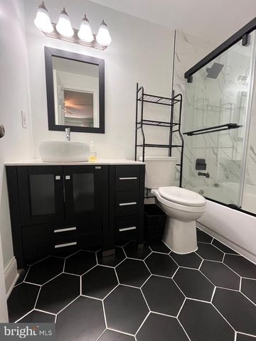 5633 INDEPENDENCE CIR, Alexandria, VA 22312