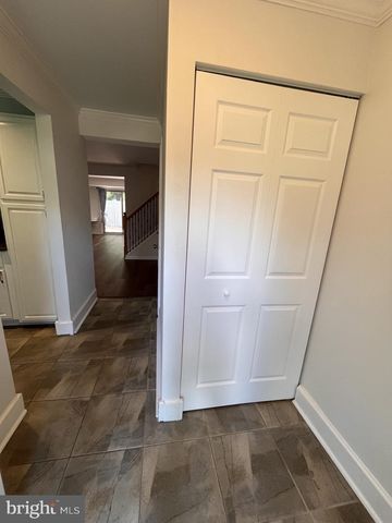5633 INDEPENDENCE CIR, Alexandria, VA 22312
