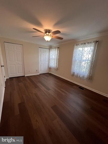 5633 INDEPENDENCE CIR, Alexandria, VA 22312