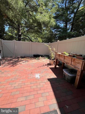 5633 INDEPENDENCE CIR, Alexandria, VA 22312