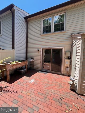 5633 INDEPENDENCE CIR, Alexandria, VA 22312