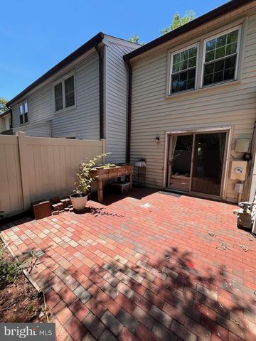 5633 INDEPENDENCE CIR, Alexandria, VA 22312