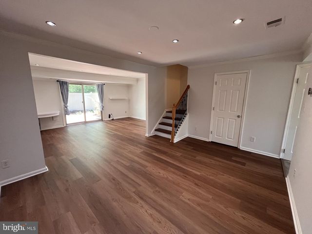 5633 INDEPENDENCE CIR, Alexandria, VA 22312