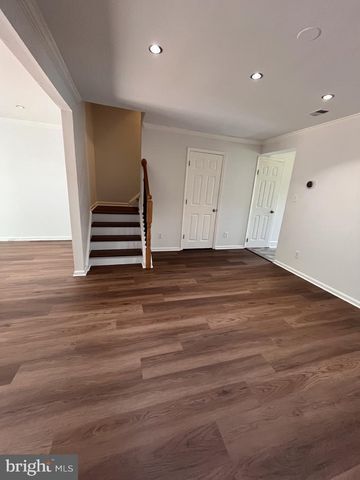 5633 INDEPENDENCE CIR, Alexandria, VA 22312
