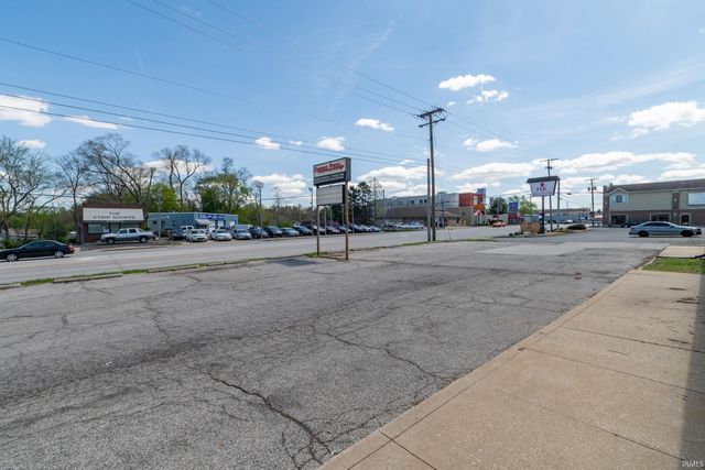 325 N Dixie Way, South Bend, IN 46637