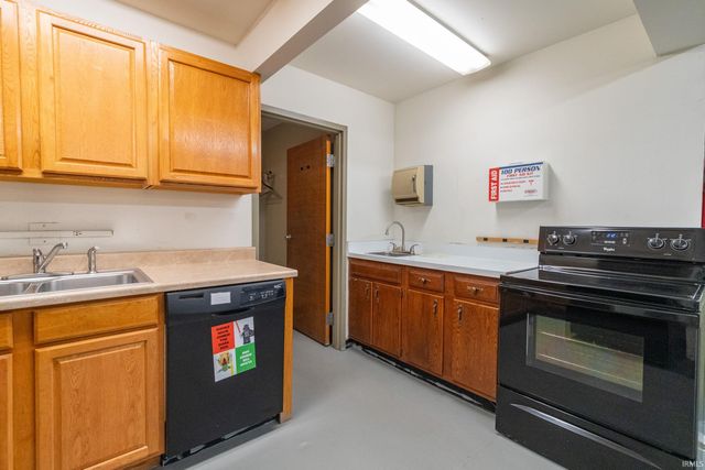 325 N Dixie Way, South Bend, IN 46637