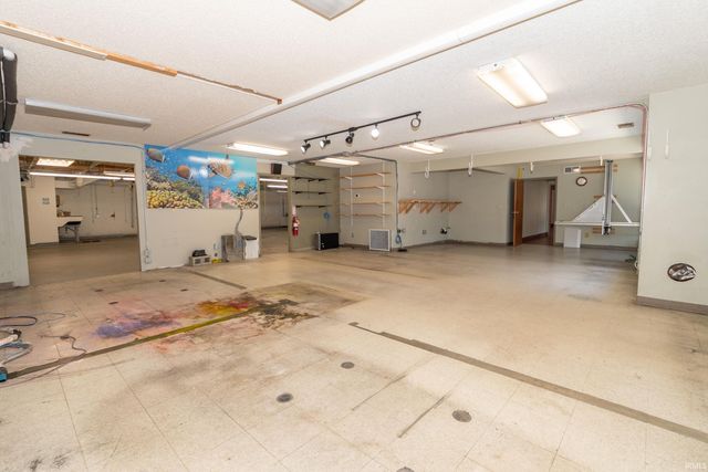 325 N Dixie Way, South Bend, IN 46637