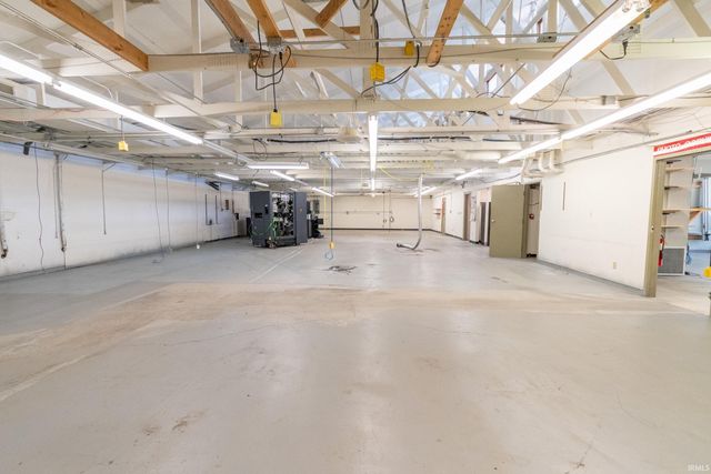325 N Dixie Way, South Bend, IN 46637