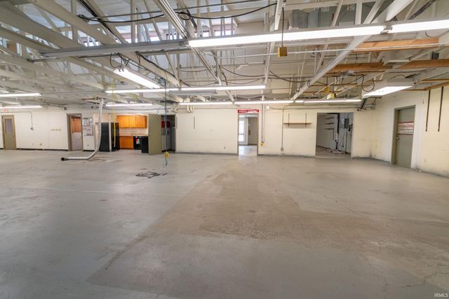 325 N Dixie Way, South Bend, IN 46637