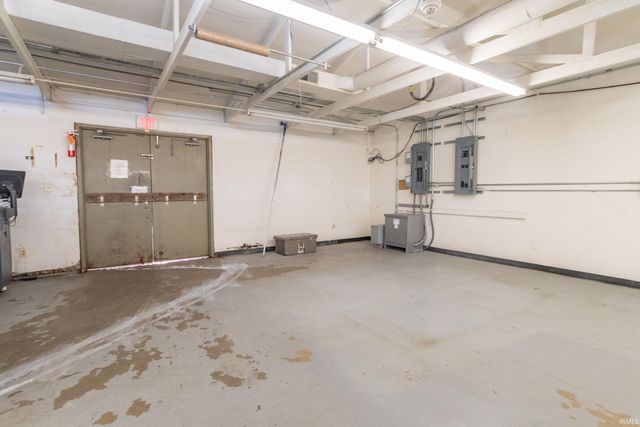 325 N Dixie Way, South Bend, IN 46637