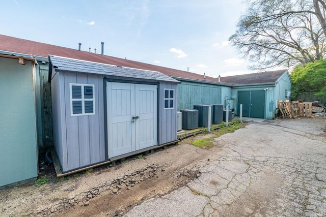 325 N Dixie Way, South Bend, IN 46637