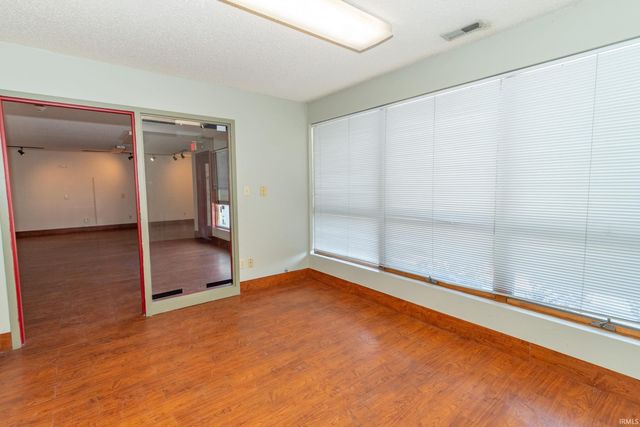 325 N Dixie Way, South Bend, IN 46637