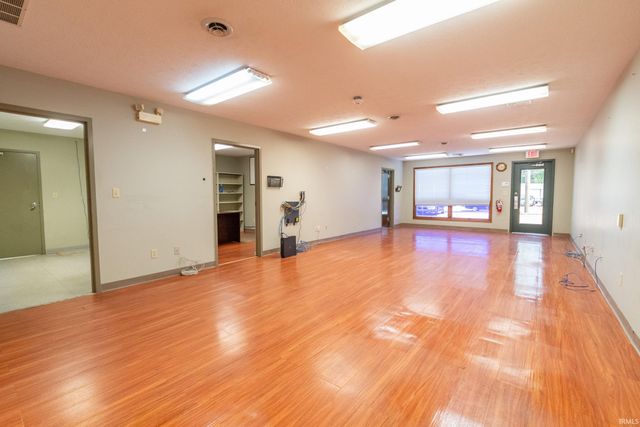 325 N Dixie Way, South Bend, IN 46637