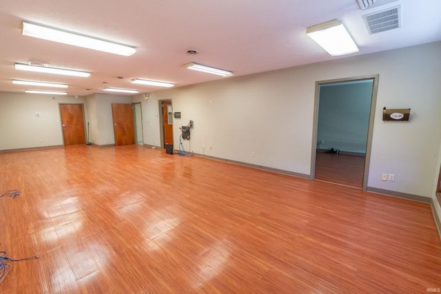 325 N Dixie Way, South Bend, IN 46637
