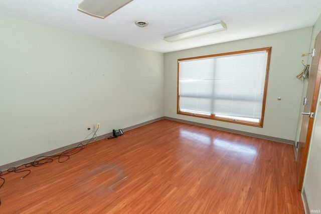325 N Dixie Way, South Bend, IN 46637