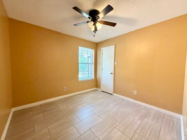 2604 Crix Lane, Fort Worth, TX 76140