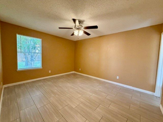 2604 Crix Lane, Fort Worth, TX 76140
