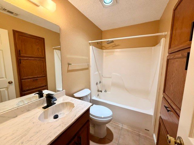 2604 Crix Lane, Fort Worth, TX 76140