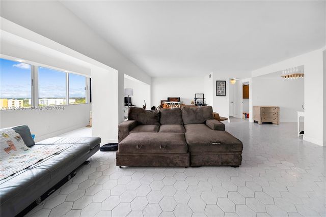 3800 Hillcrest Dr 1007, Hollywood, FL 33021