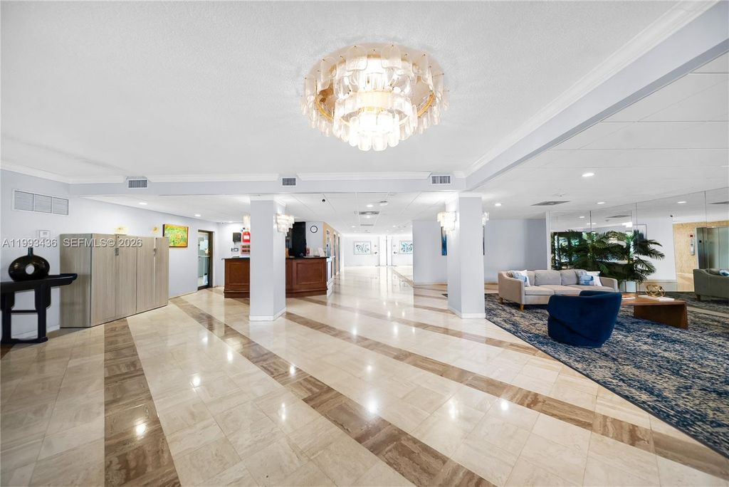 Image 3 of property listing at 3800 Hillcrest Dr 1007, Hollywood, FL 33021