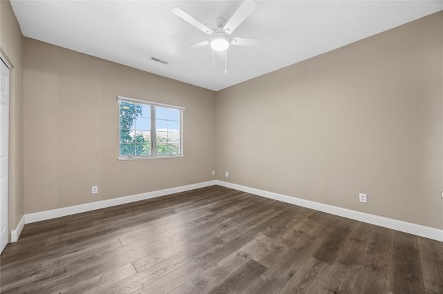 471 N 1st Avenue, Iowa City, IA 52245