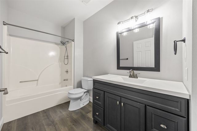 471 N 1st Avenue, Iowa City, IA 52245