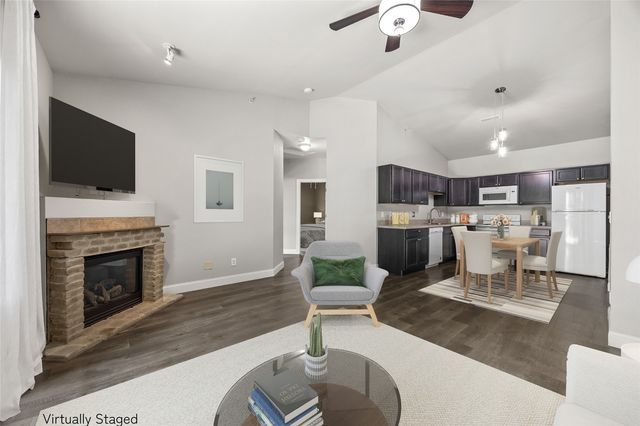 471 N 1st Avenue, Iowa City, IA 52245