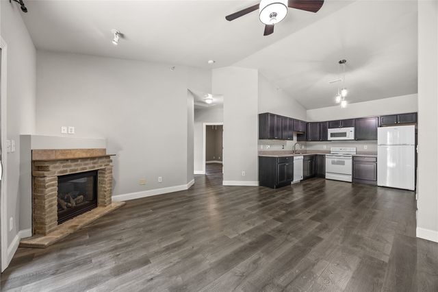 471 N 1st Avenue, Iowa City, IA 52245